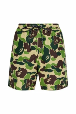 A BATHING APE® GREEN Printed shorts