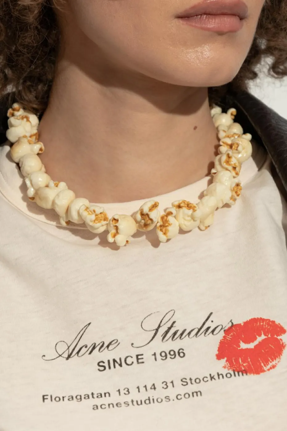 Acne Studios cream Necklace with popcorn motif
