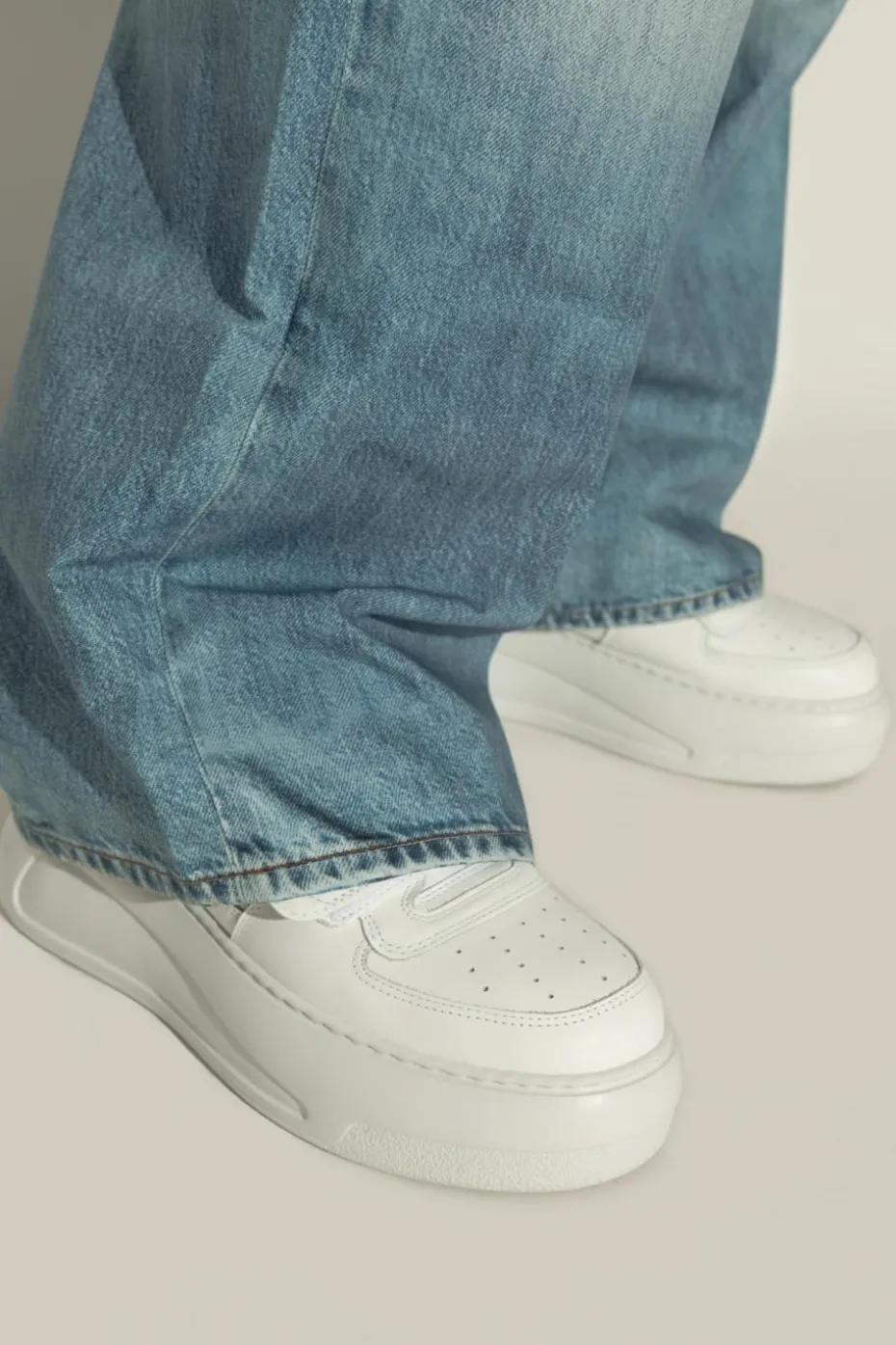 Acne Studios WHITE Sports shoes