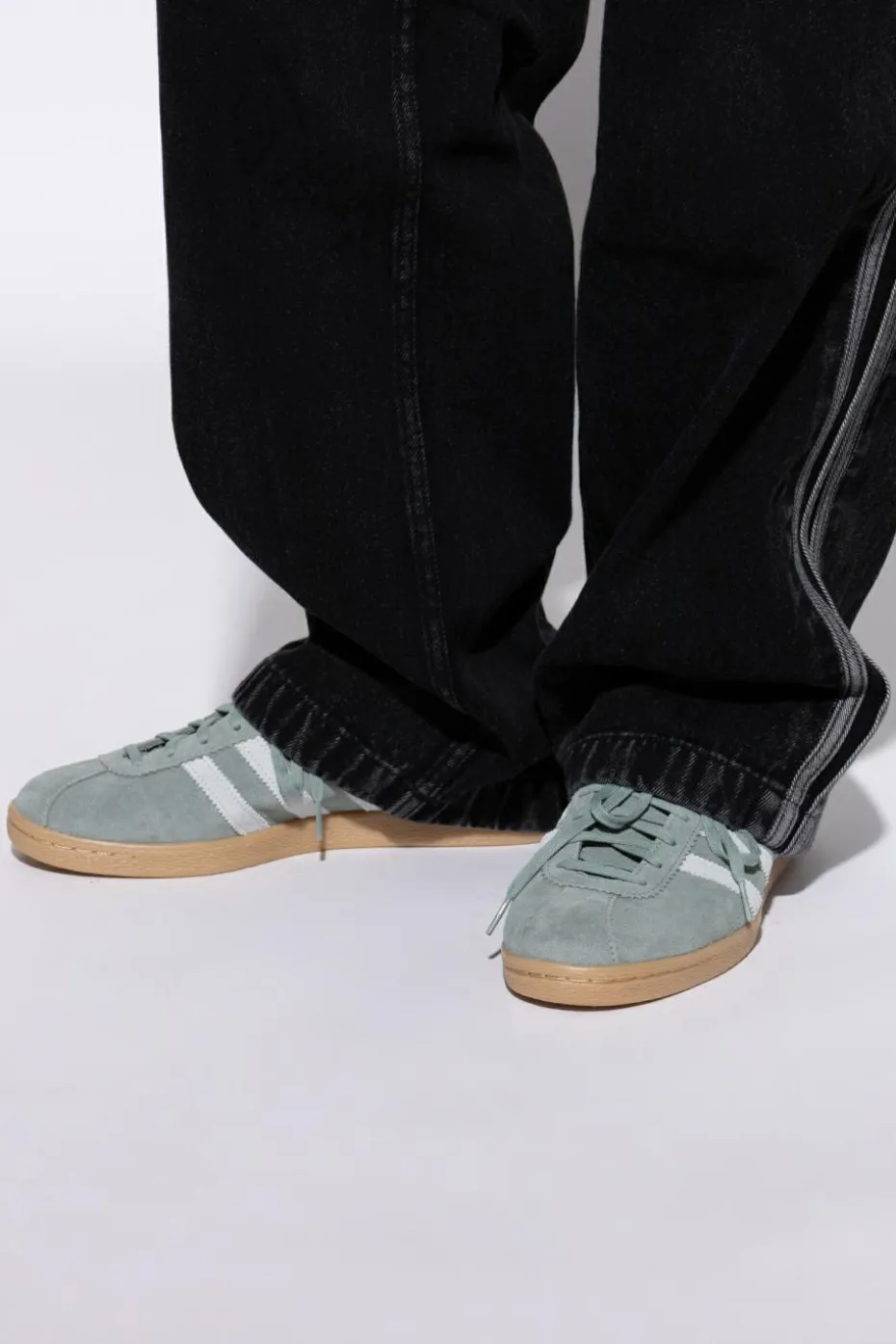 ADIDAS Originals GREEN Sports shoes `Tobacco`