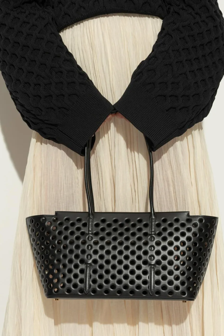 Alaïa BLACK Shoulder Bag 'Neo Minia 32'