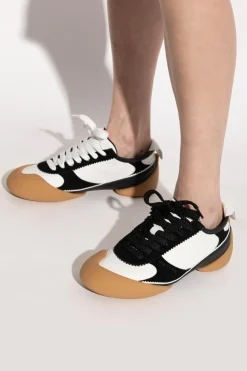 Alexander McQueen WHITE Sports shoes `Flexion`