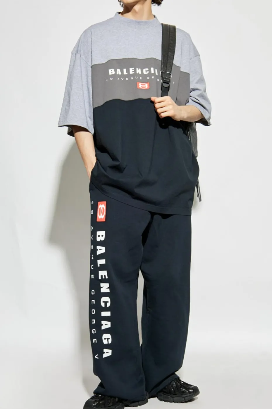 Balenciaga GREY T-shirt with printed logo