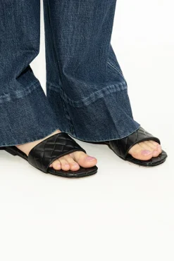 Bottega Veneta BLACK ‘Amy’ leather slides
