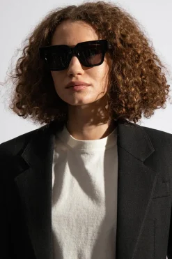 Bottega Veneta BLACK Sunglasses