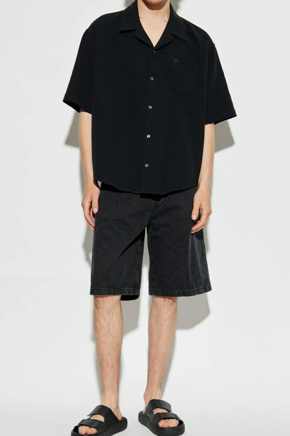 Carhartt WIP BLACK Shorts with logo