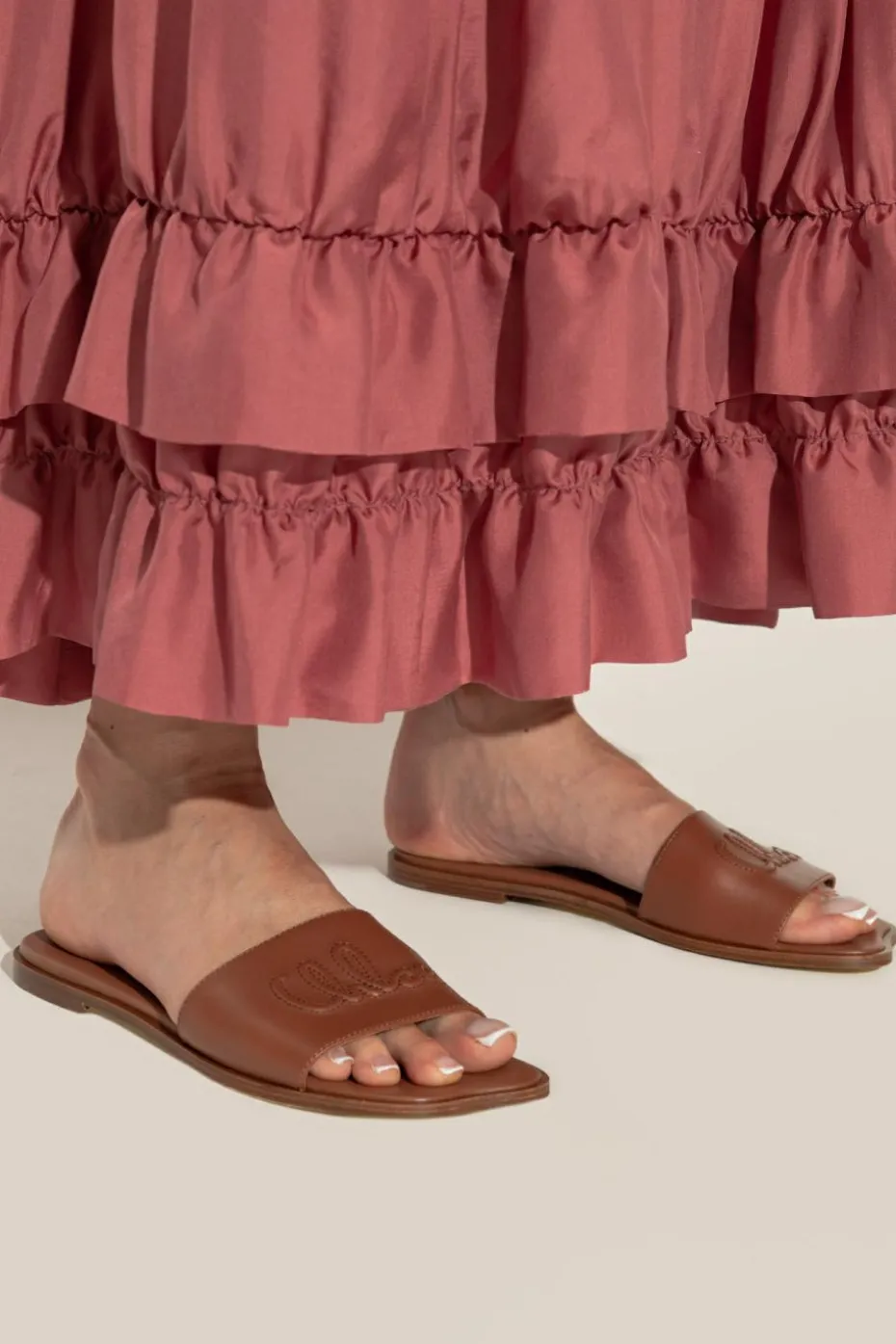 Chloé BROWN Flip-flops "Flower"