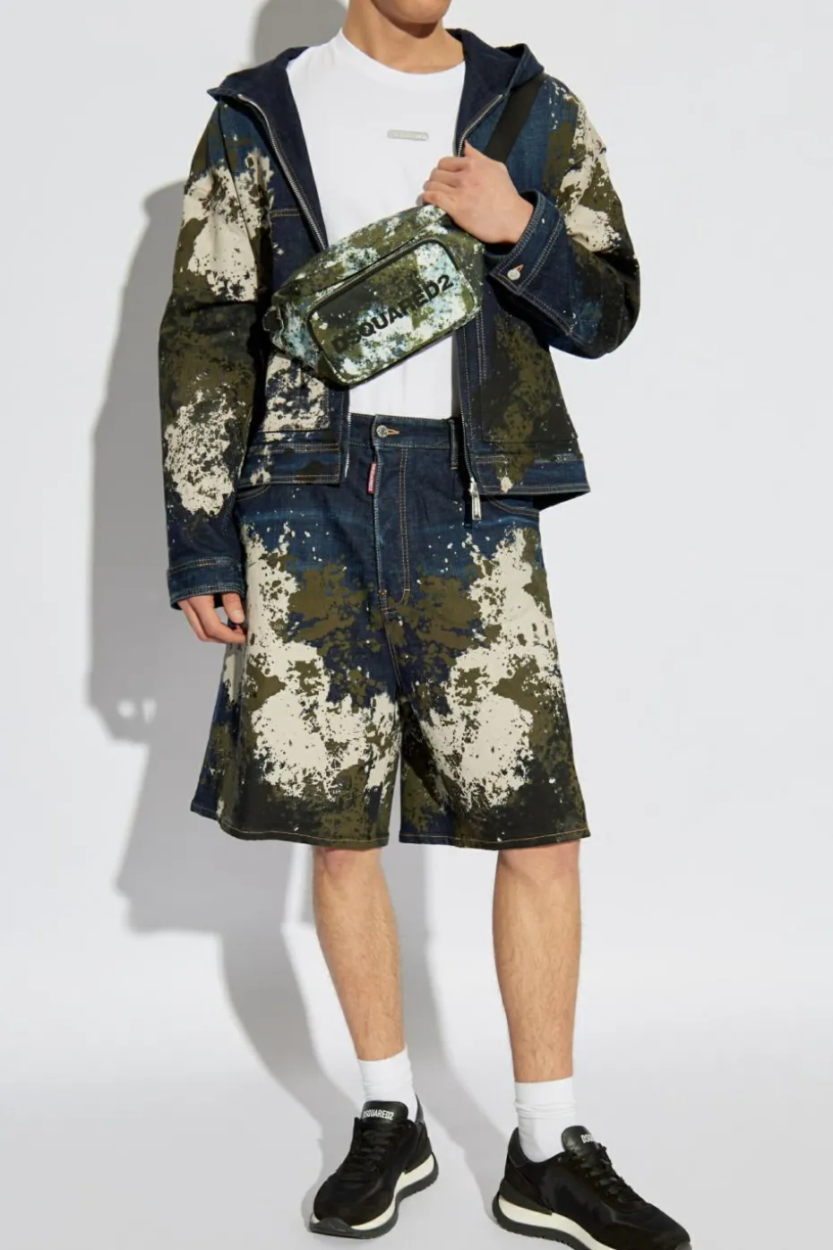 Dsquared2 NAVY BLUE Paint effect shorts