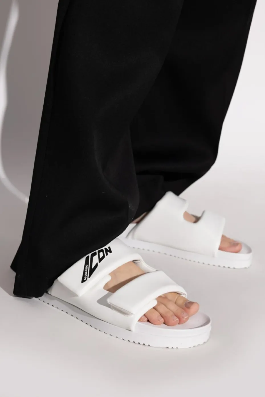 Dsquared2 WHITE Slides with logo