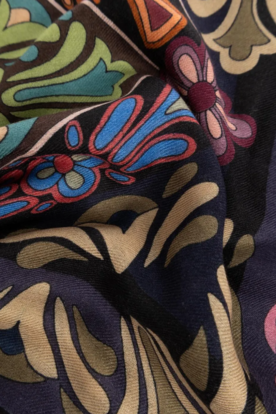 Etro MULTICOLOUR Scarf with a colorful pattern