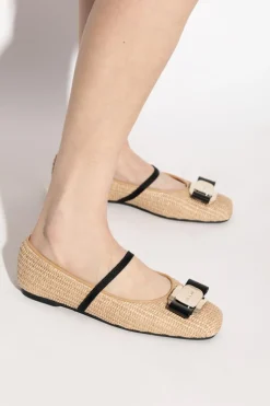 FERRAGAMO beige Ballet flats with a bow