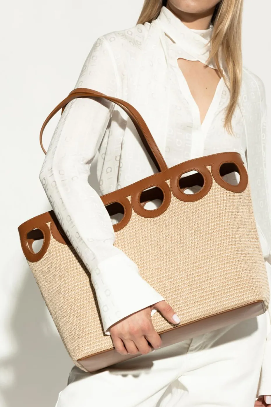 FERRAGAMO beige 'Gancio Medium' shopper bag