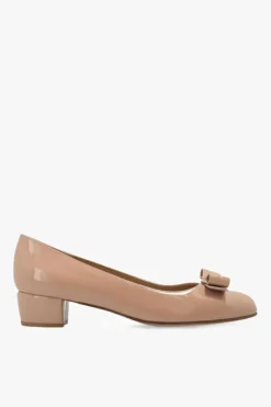 FERRAGAMO beige āVaraā pumps