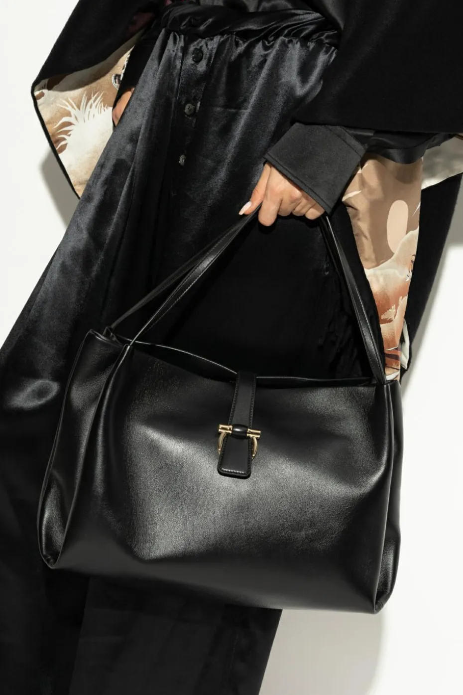 FERRAGAMO BLACK Bag type shopper size medium