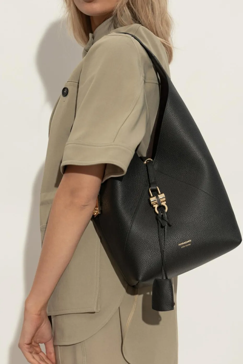 FERRAGAMO BLACK Leather shoulder bag