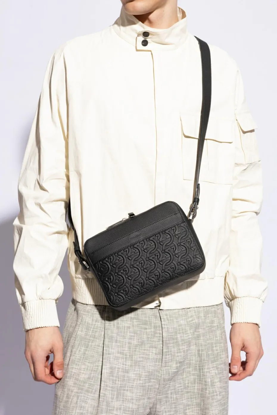FERRAGAMO BLACK ‘Tra’ Shoulder Bag