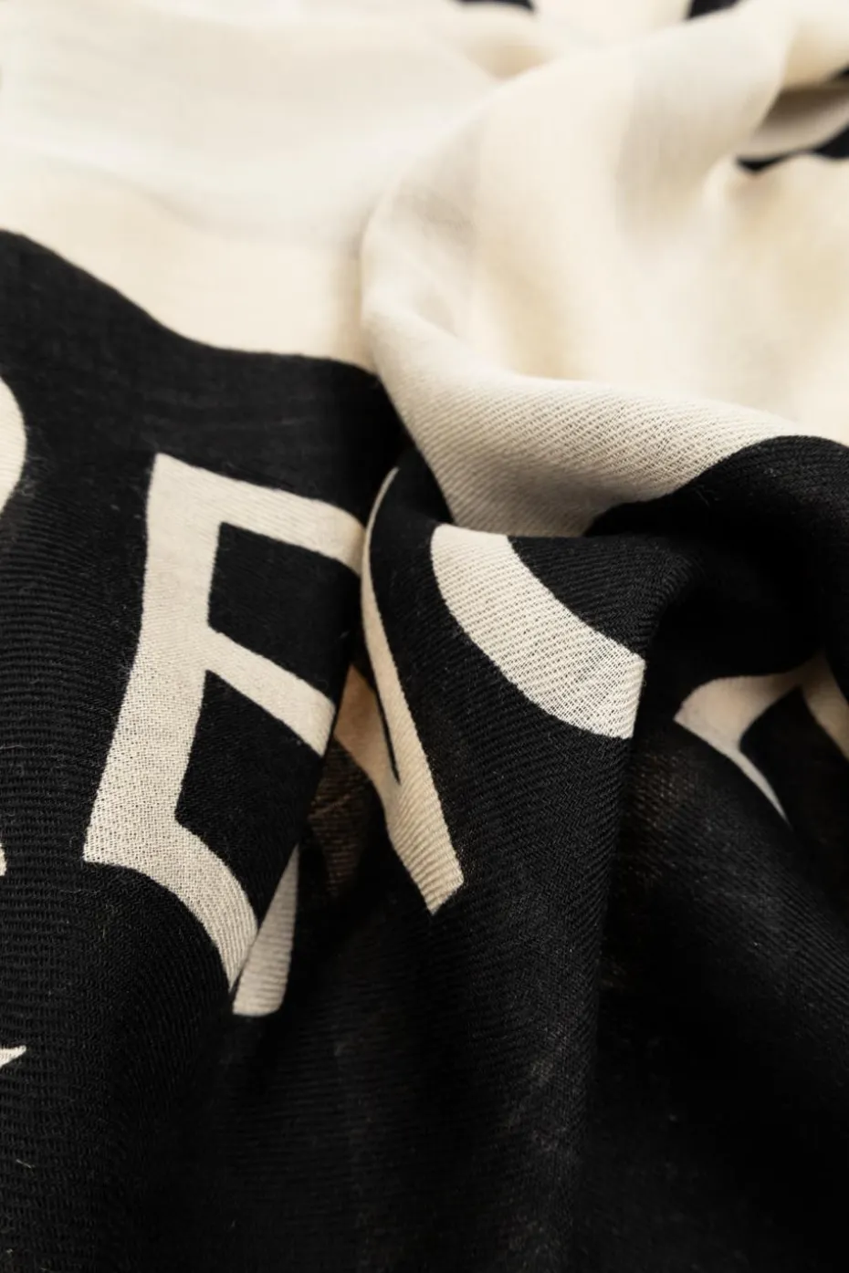 FERRAGAMO BLACK Wool scarf