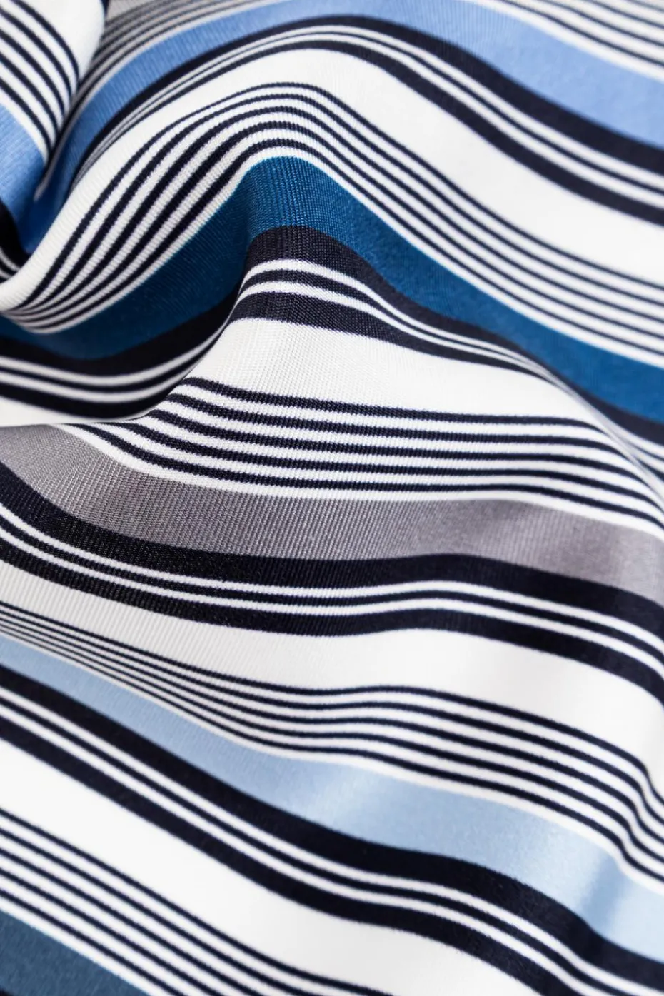 FERRAGAMO BLUE Silk pocket square