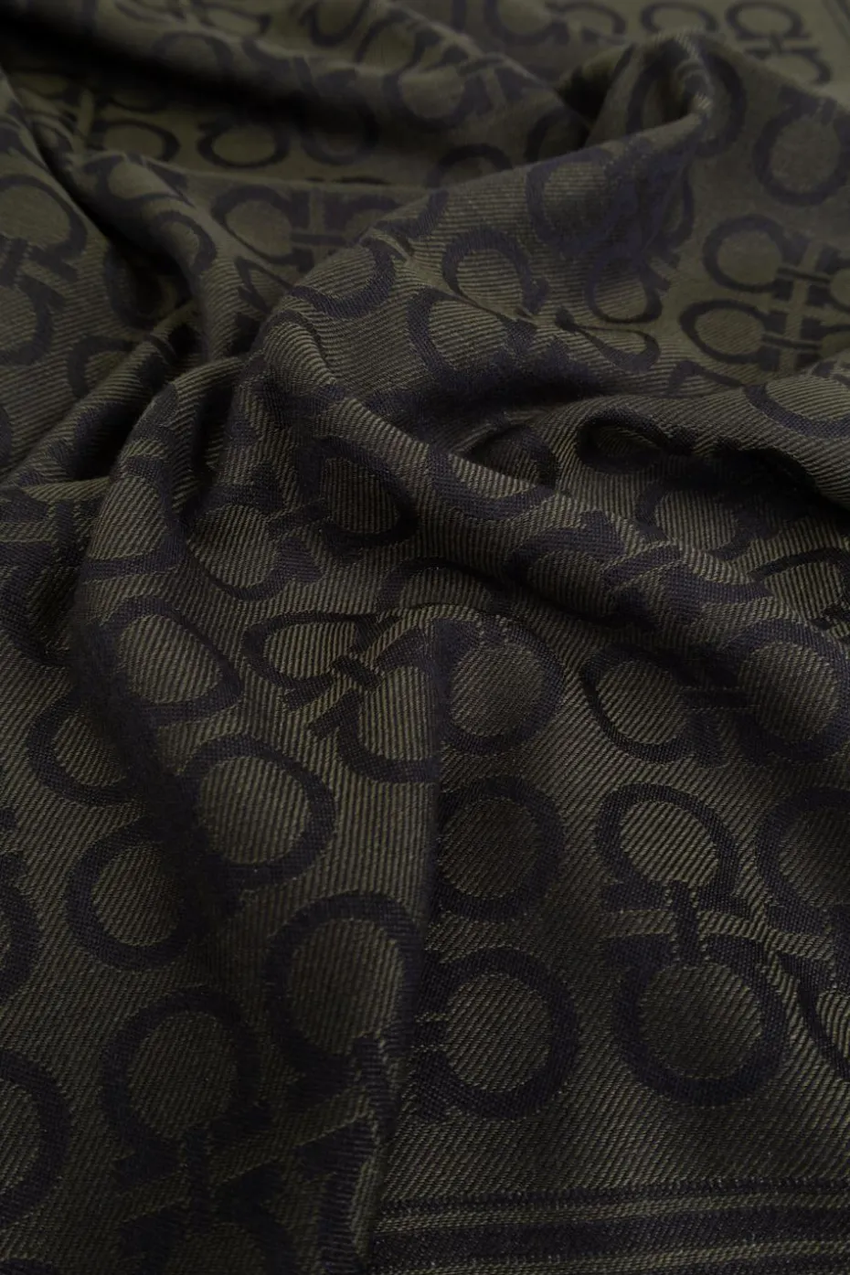 FERRAGAMO GREEN Scarf with monogram