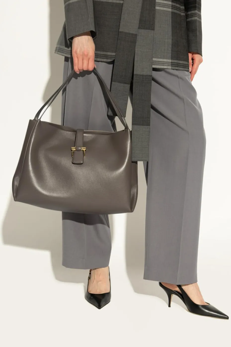 FERRAGAMO GREY Leather shoulder bag