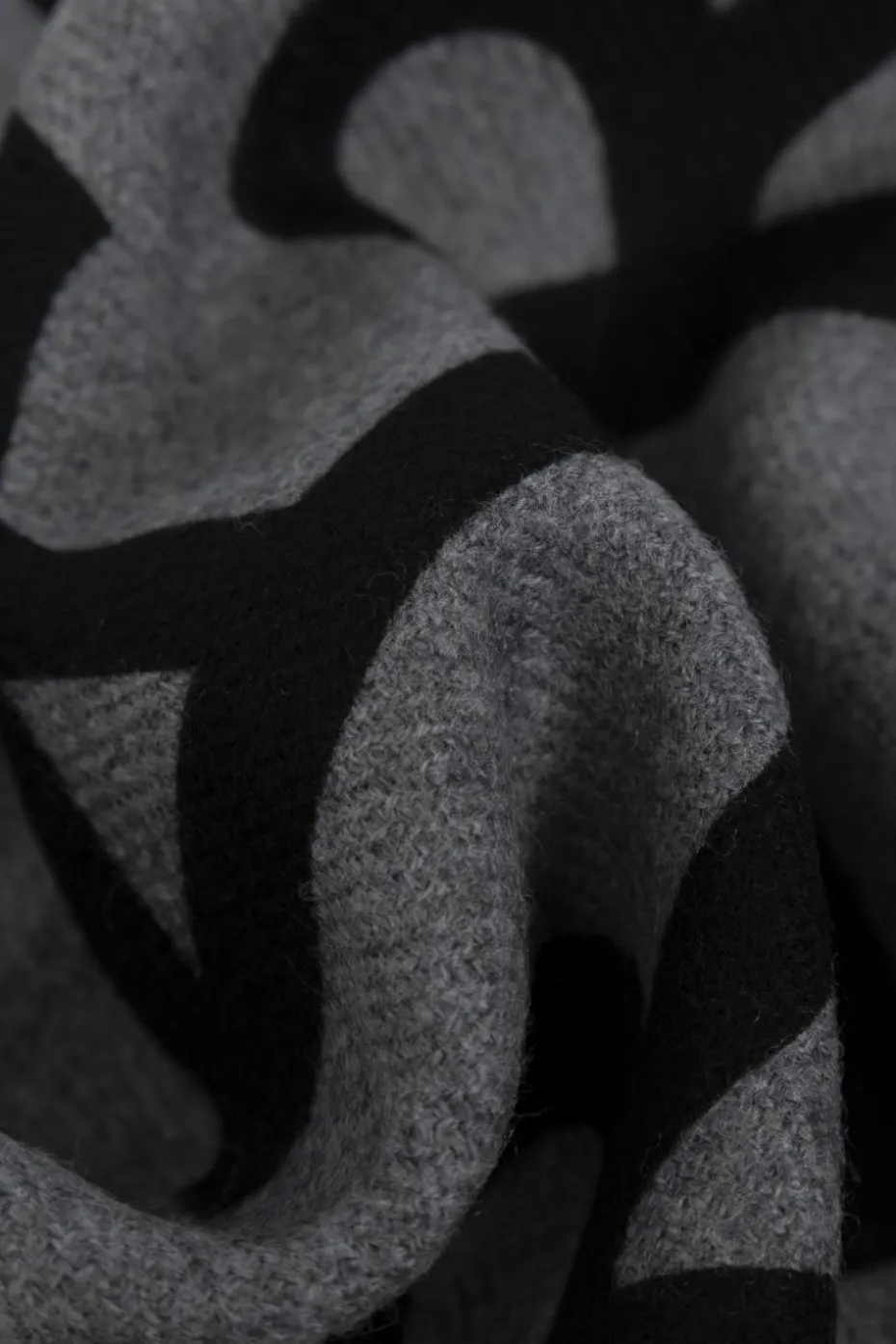 FERRAGAMO GREY Wool scarf with monogram