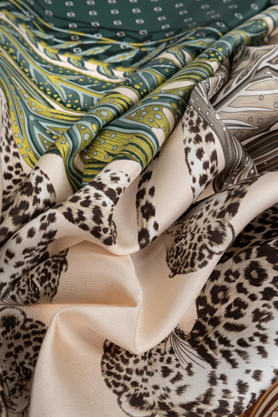 FERRAGAMO MULTICOLOUR Silk scarf with print