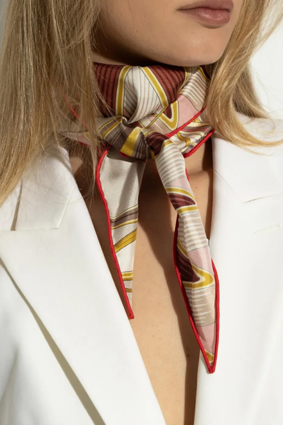 FERRAGAMO MULTICOLOUR Triangular scarf with `Giada` print