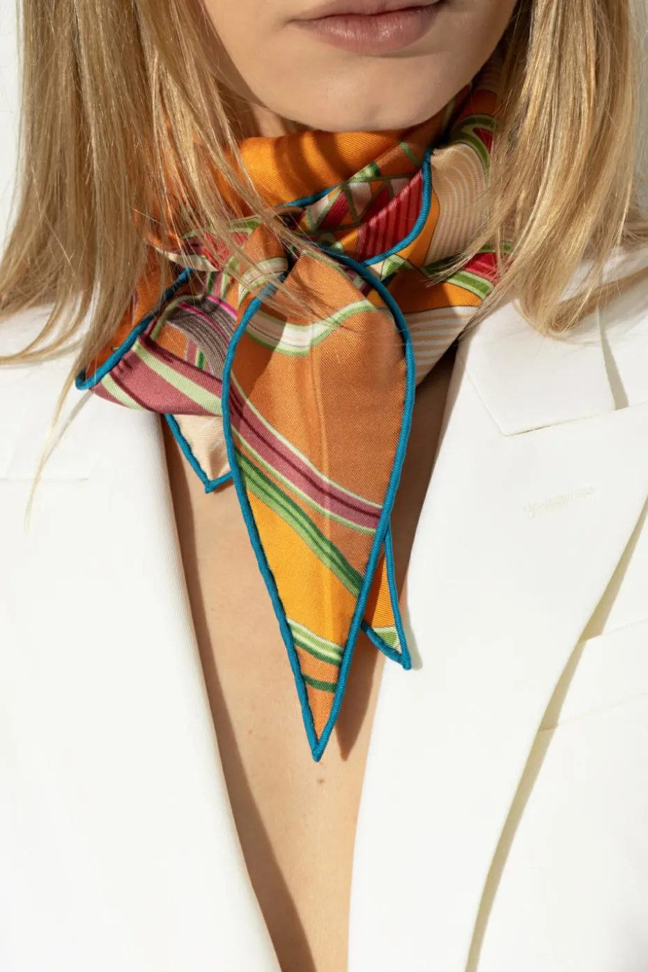 FERRAGAMO ORANGE Triangular scarf with 'Giada' print