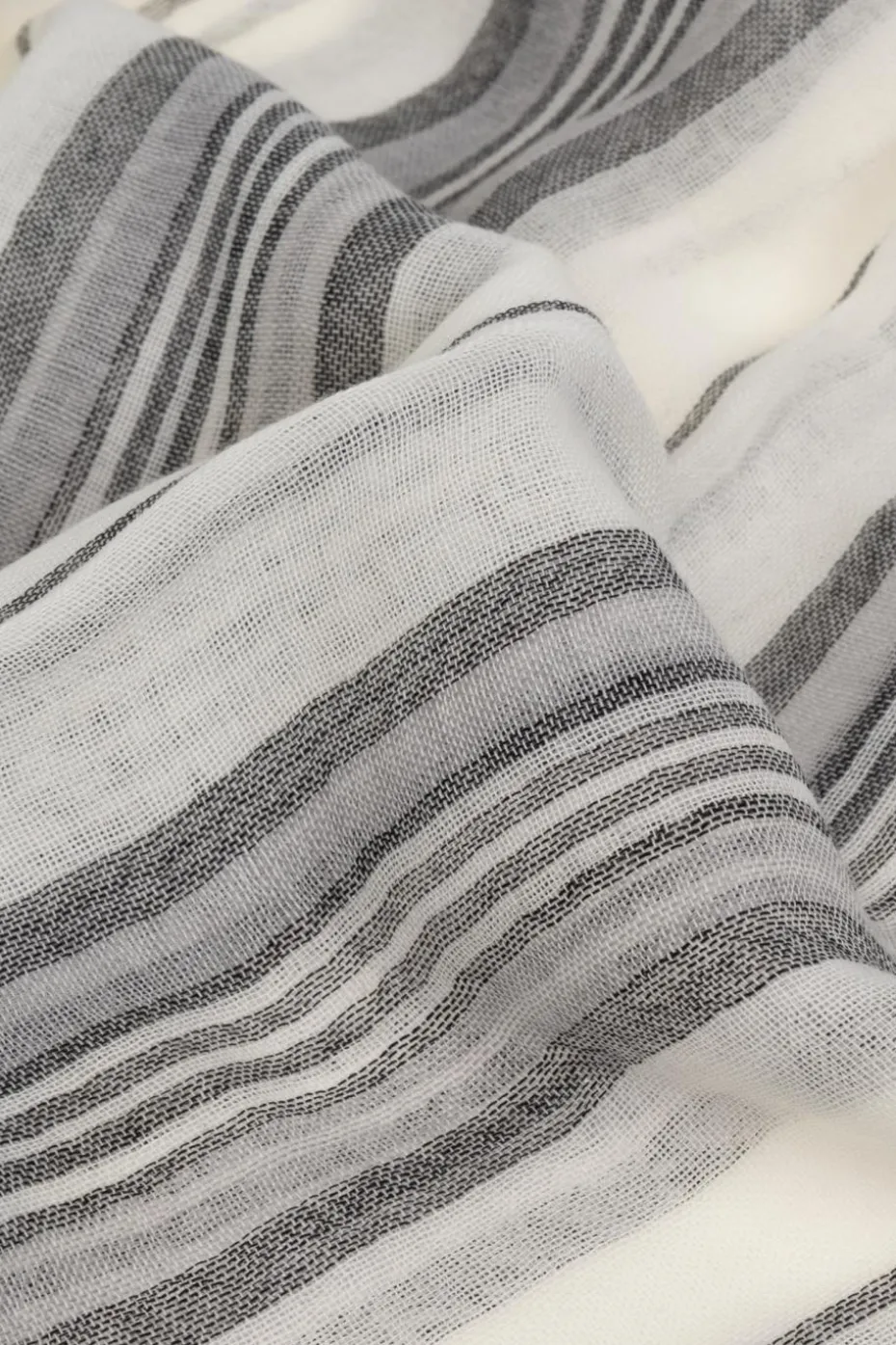 FERRAGAMO WHITE Wool scarf