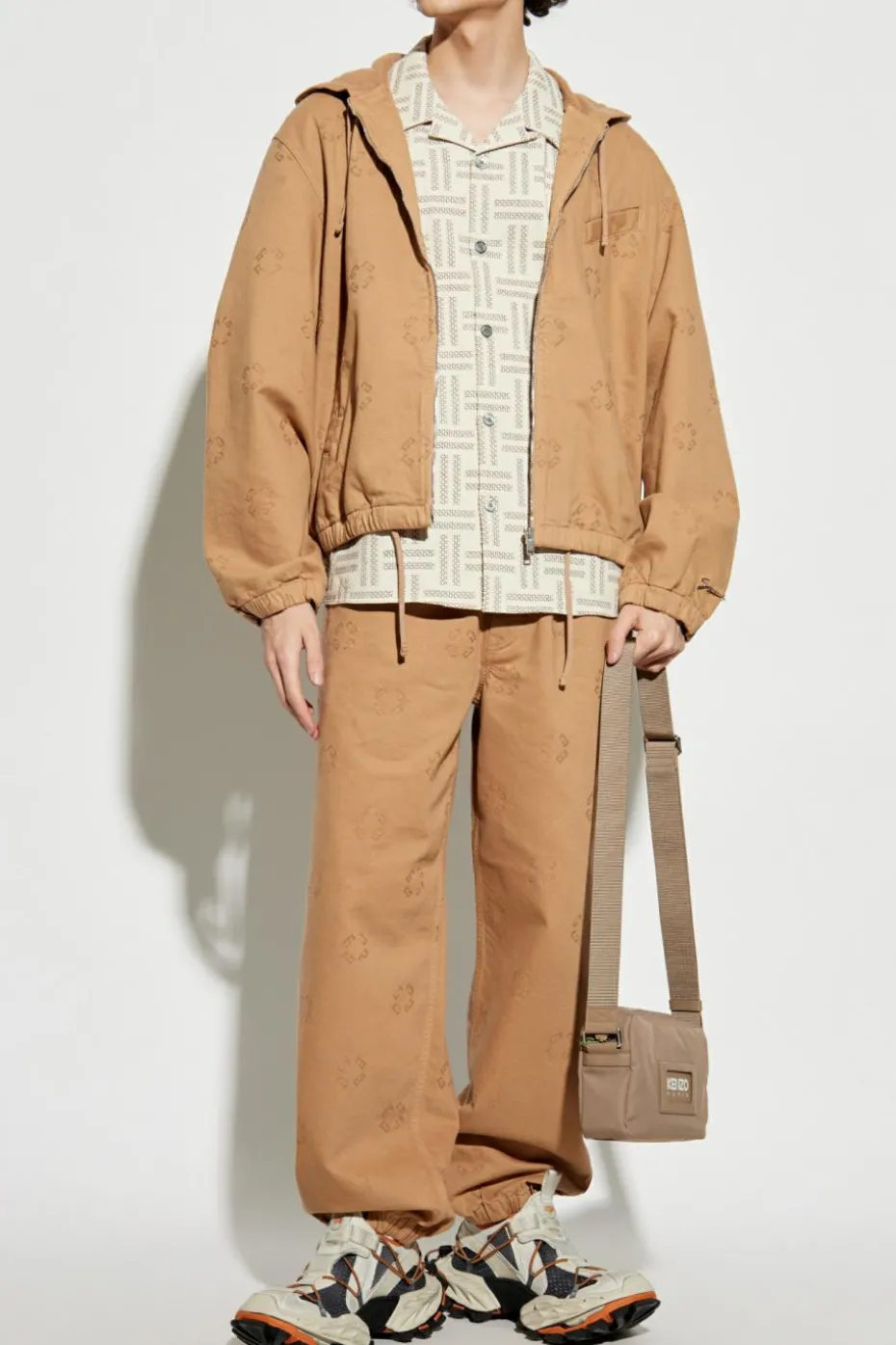 Givenchy beige Cotton pants with logo-shaped appliqué