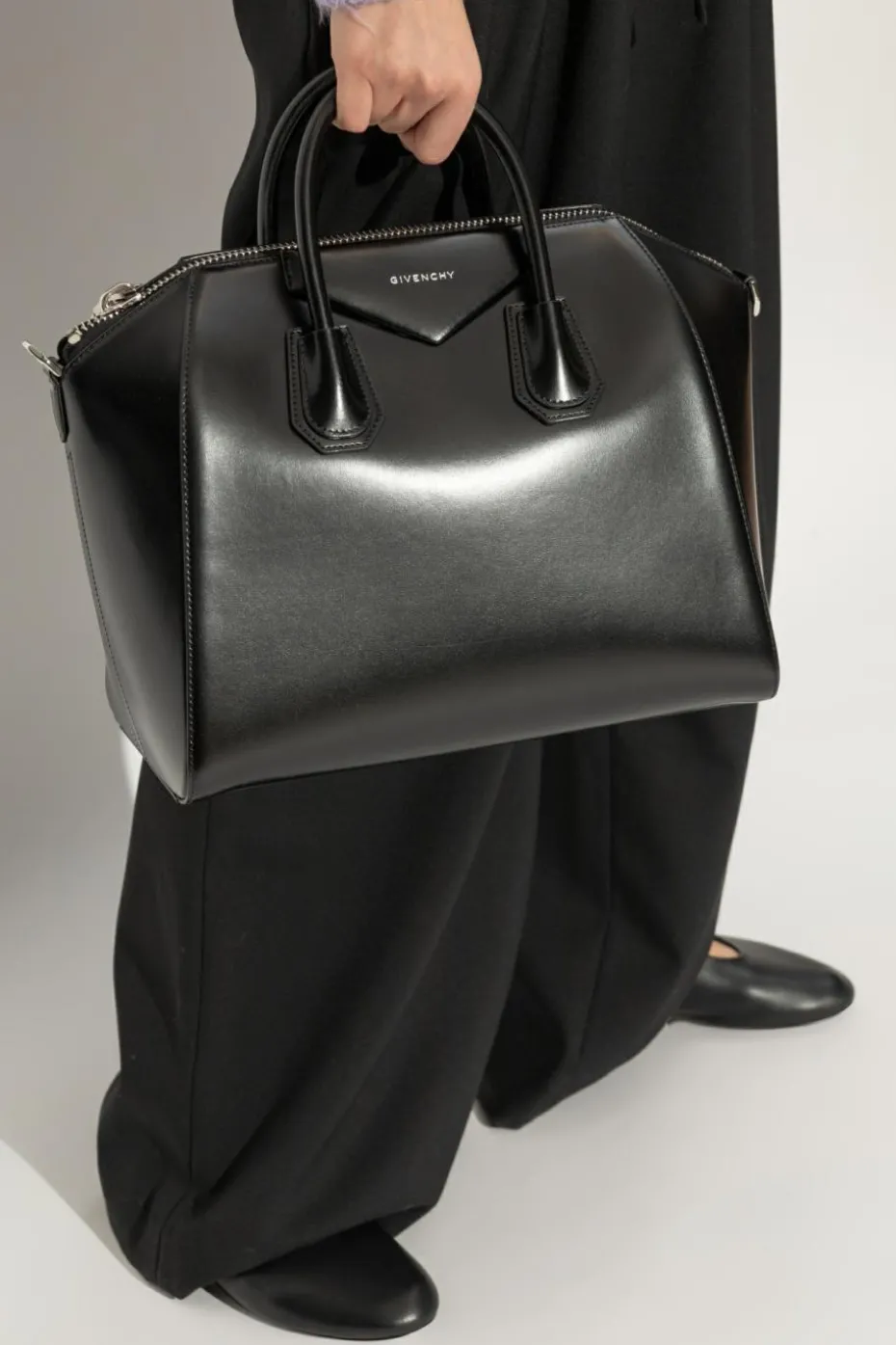 Givenchy BLACK Givenchy Handbag Antigona Medium