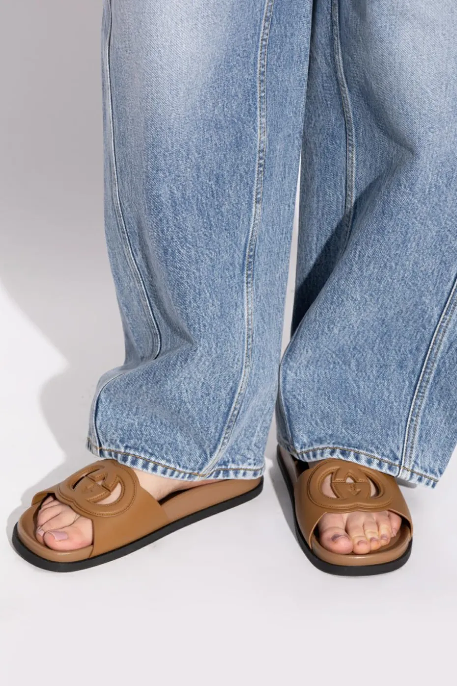 Gucci beige Leather slippers