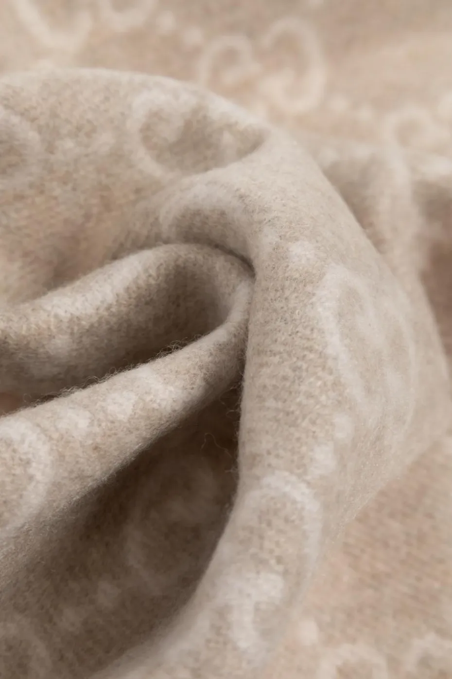 Gucci cream Cashmere scarf with monogram
