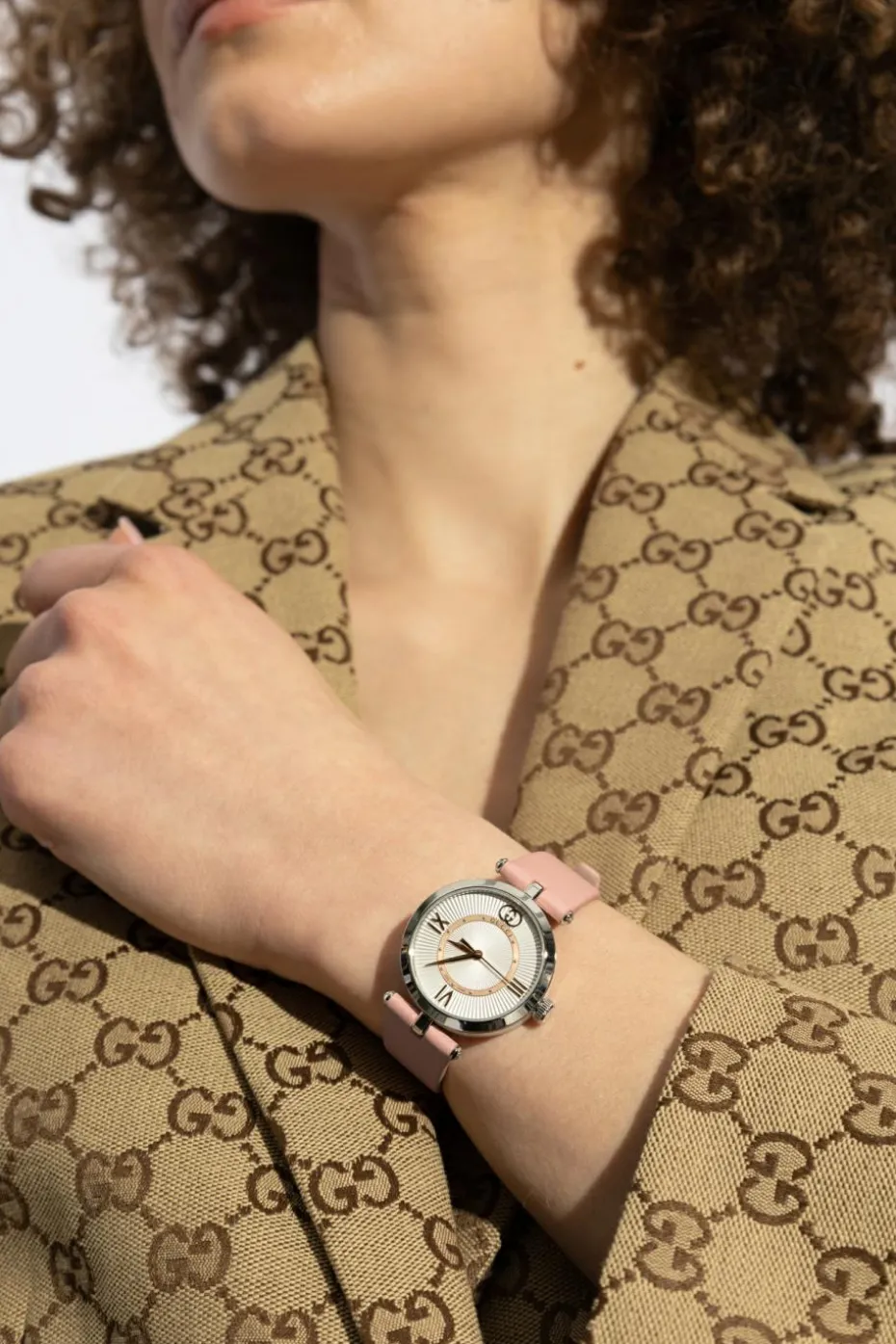 Gucci PINK Watch on a leather strap