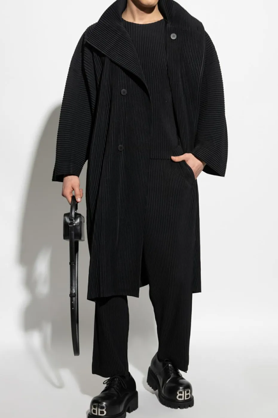 Homme Plissé Issey Miyake BLACK Pleated coat