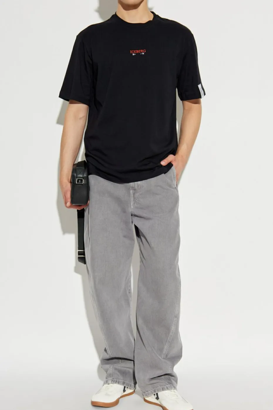 Iceberg BLACK T-shirt with print
