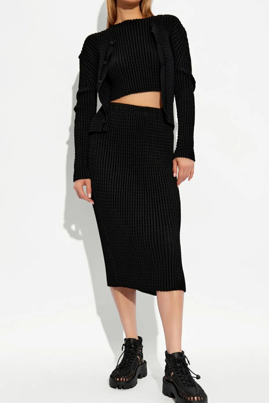 Issey Miyake BLACK Pleated skirt