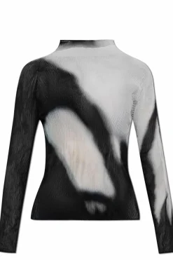 Issey Miyake WHITE Pleated top