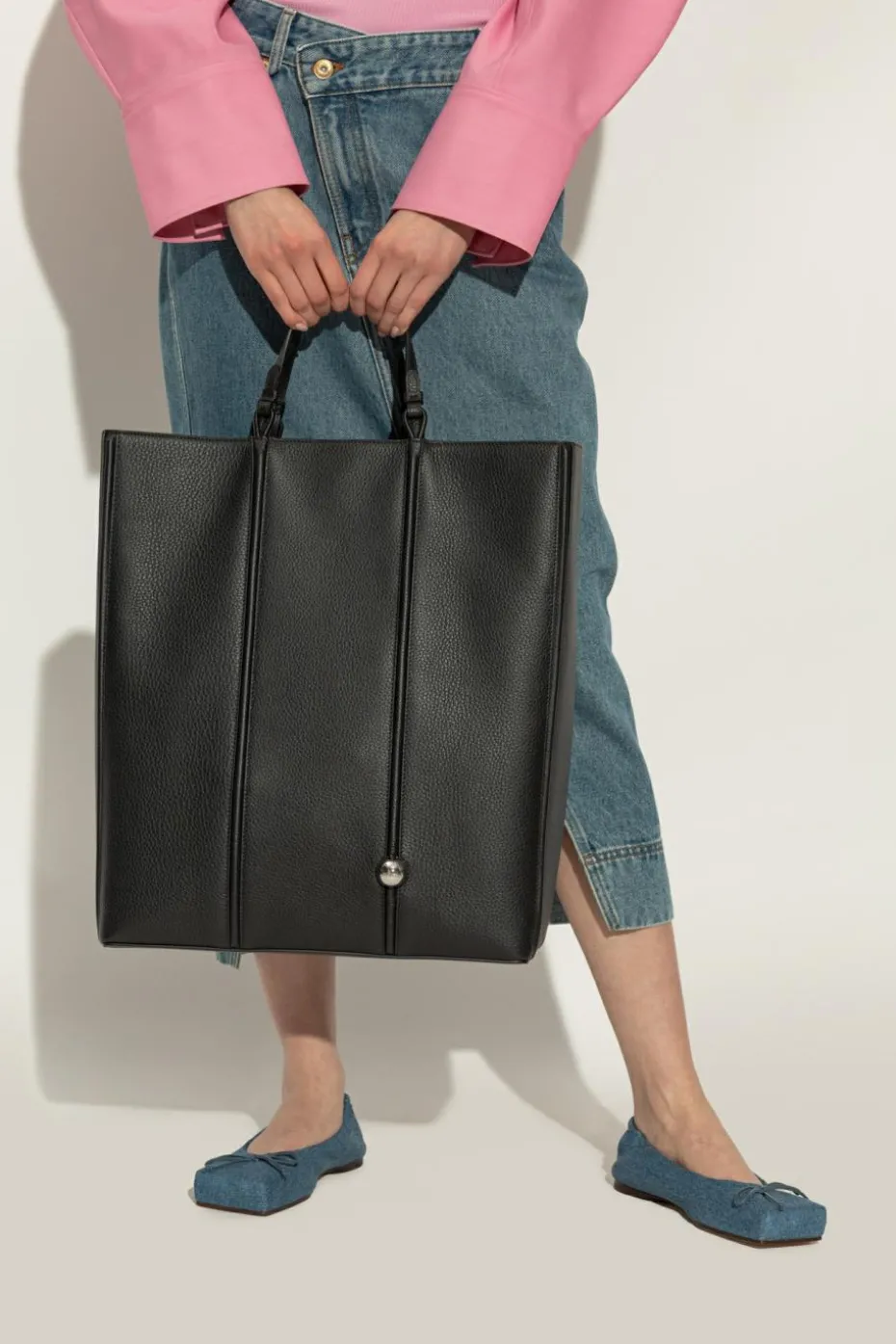 Jacquemus BLACK Bag Le Cabs Marino in shopper style