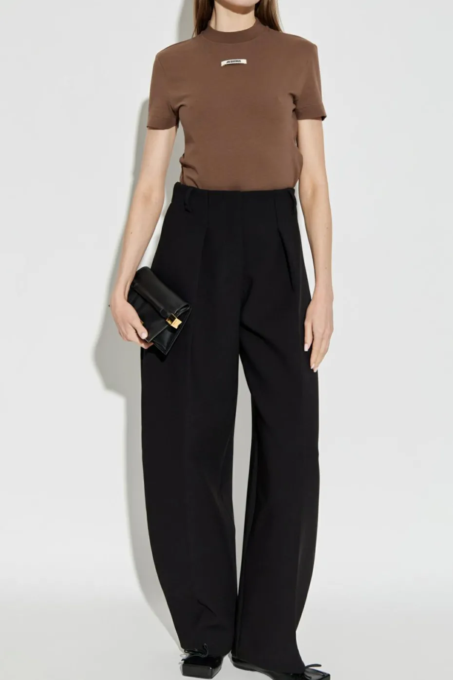 Jacquemus BROWN T-shirt with logo patch