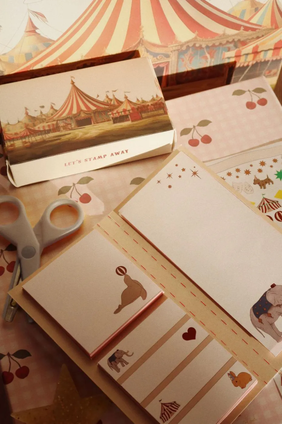 Konges Sløjd MULTICOLOUR Stationery set Circus