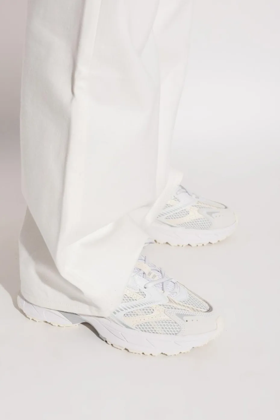 Lacoste WHITE "L003" sports shoes