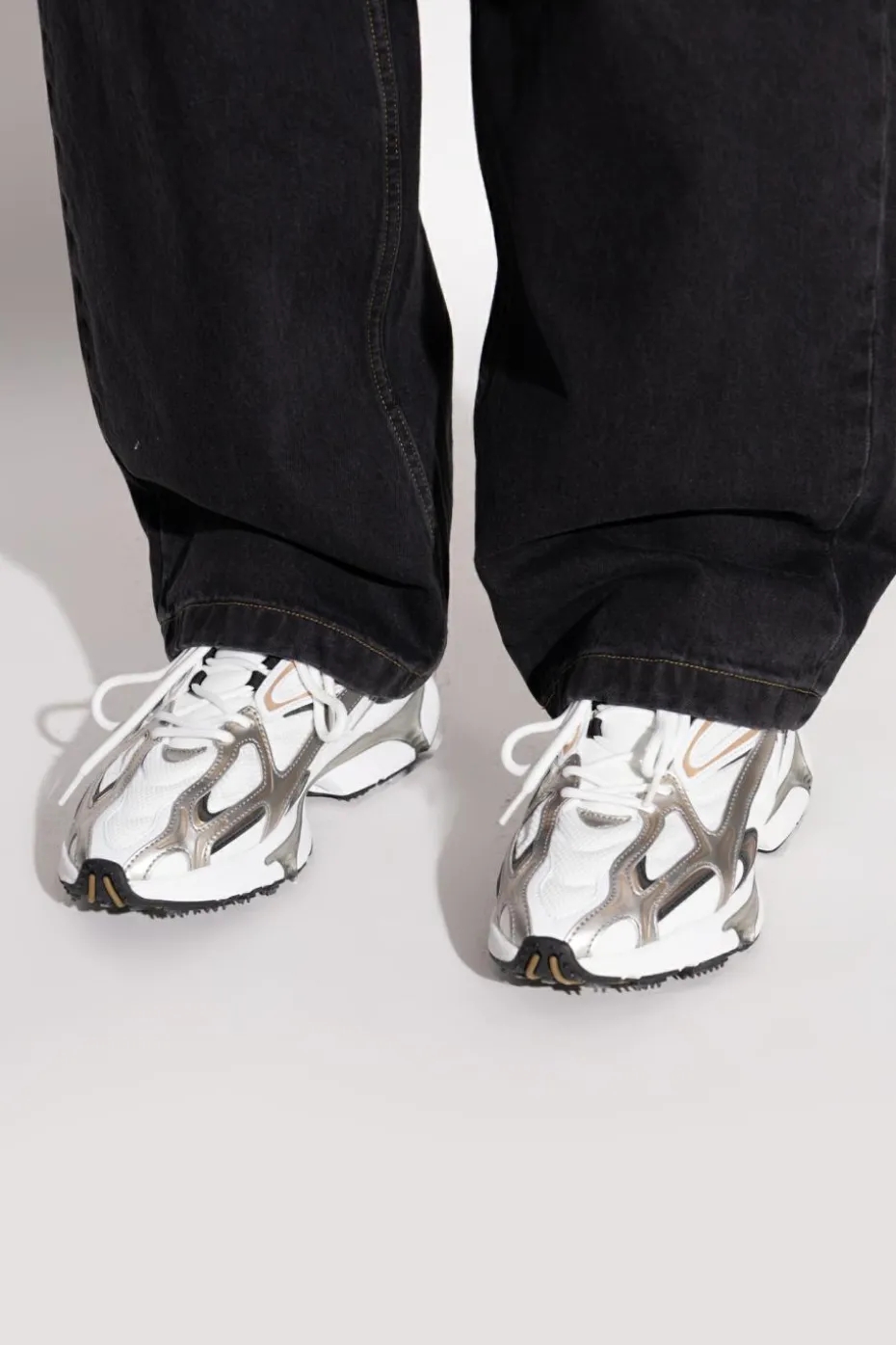 Lacoste WHITE Sports shoes "L003 2K24"