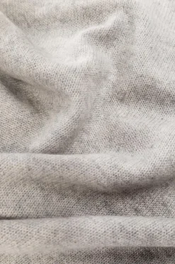 Lisa Yang GREY ‘Paris’ cashmere scarf