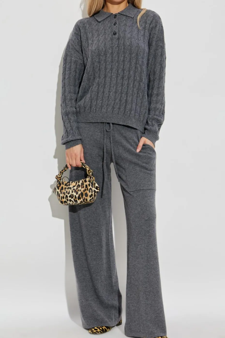 Lisa Yang GREY Sweater "Magnolie"