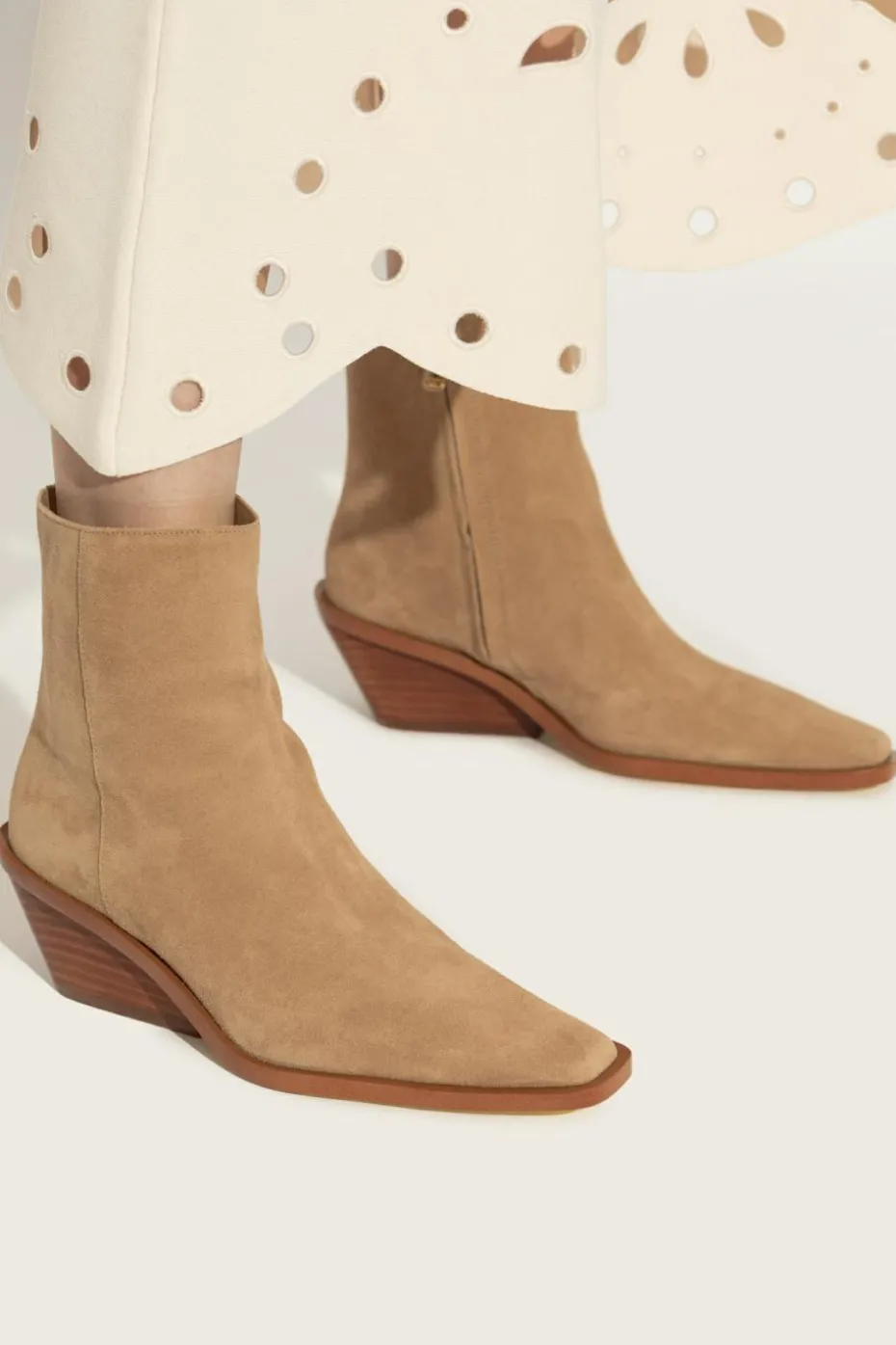 Michael Michael Kors beige Heeled ankle boots `Nash`