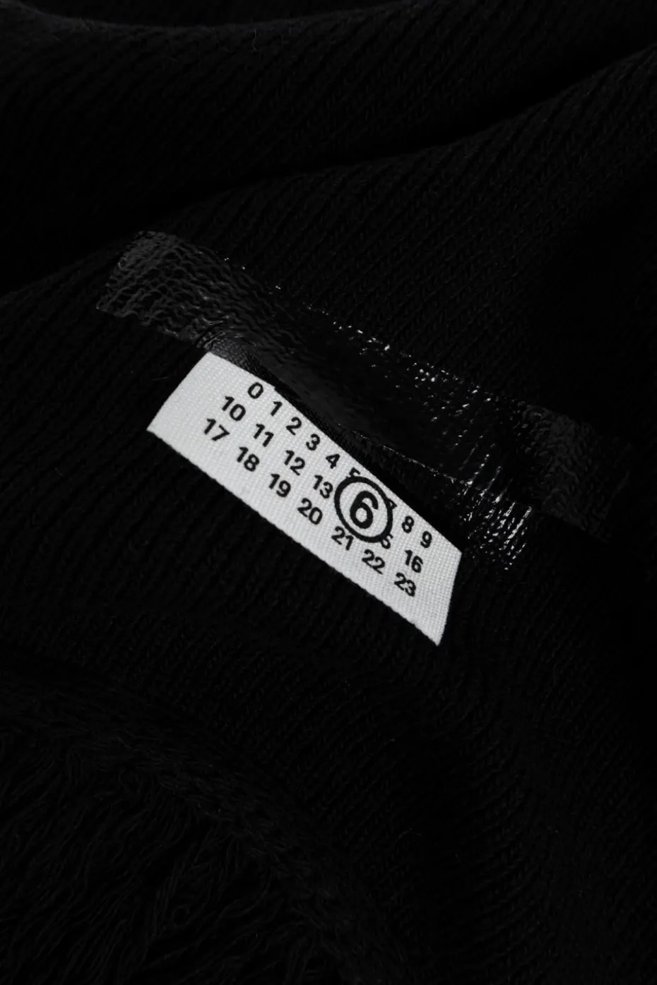 MM6 Maison Margiela BLACK Scarf with logo