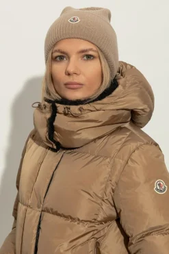 Moncler beige Wool beanie with logo patch