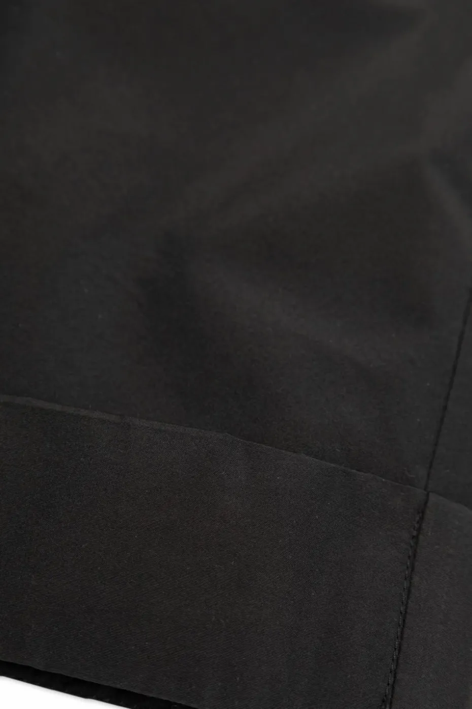 Moncler Enfant BLACK Shorts with rolled-up legs