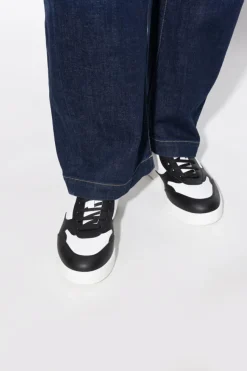 Moschino WHITE Leather sneakers